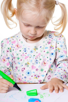 小孩子畫畫