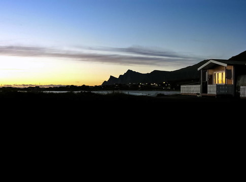 羅弗敦群島營在夏日的夕陽
