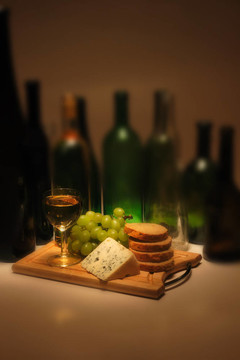 葡萄酒和奶酪晚餐