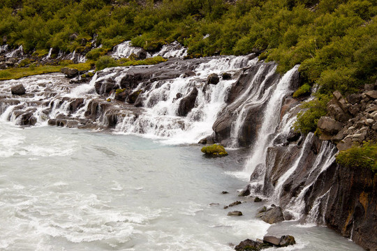 瀑布hraunfossar -冰島