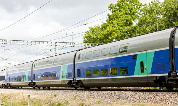 列車TGV；勃艮第產(chǎn)區(qū)；法國(guó)