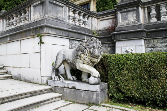 獅子雕塑