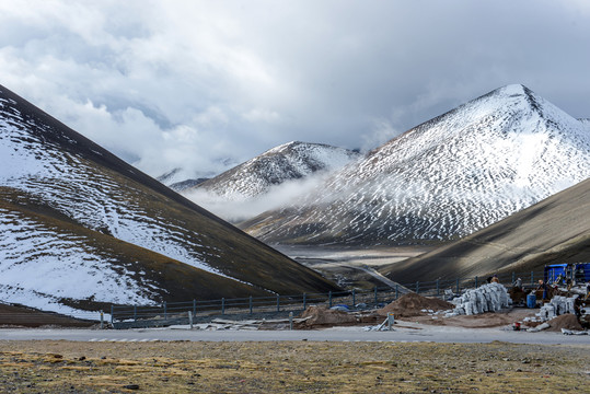 雪山峽谷
