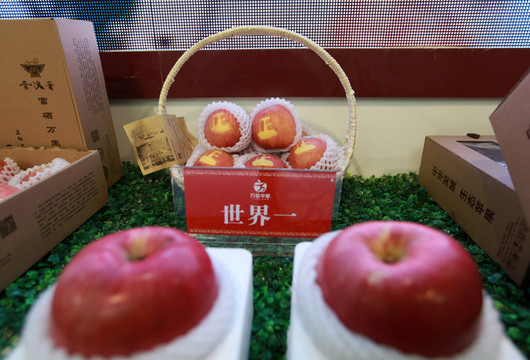 貼字蘋果