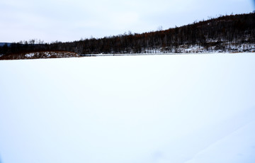 冬天的湖水