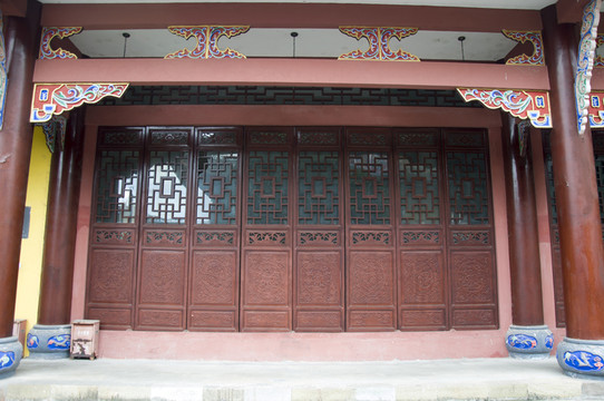 古建門