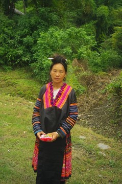 花的苗族婦女