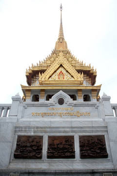 金色佛塔