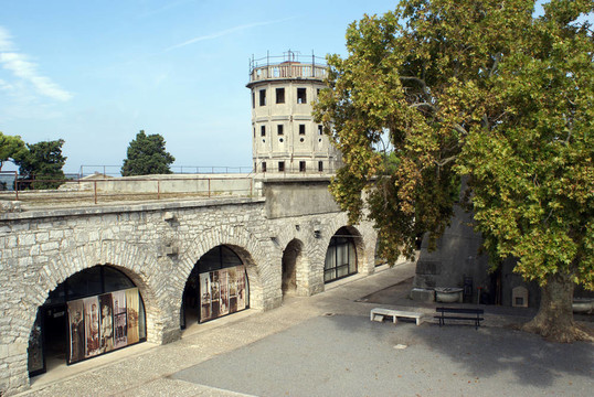 城堡在Pula