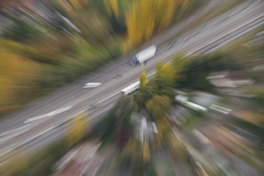 公路行車事故；應(yīng)力；事故或快節(jié)奏