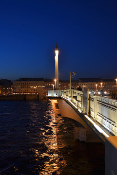 圣彼得堡圣母领报桥夜景