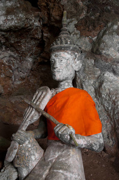 在雅拉寺石窟古代佛像；泰国