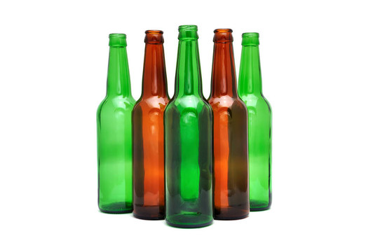 色的啤酒瓶