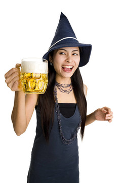 漂亮的女人和啤酒