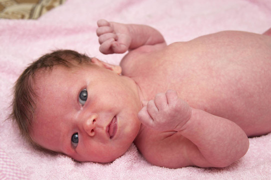 新生的嬰兒