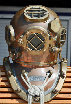 美國(guó)海軍硬帽潛水頭盔