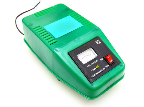 汽車蓄電池充電器