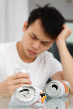 喝醉了的人。