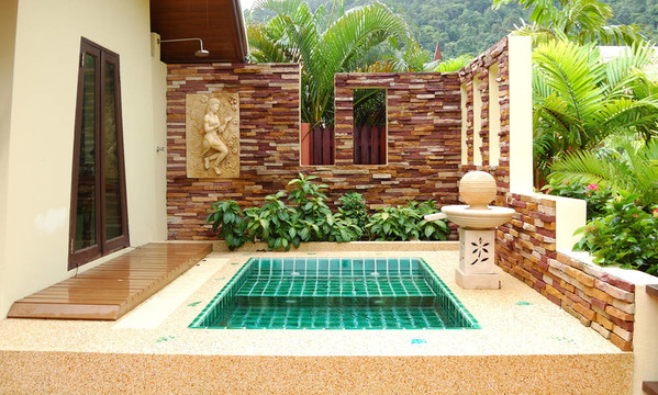 戶外按摩浴缸的豪華別墅；Koh Chang；泰國
