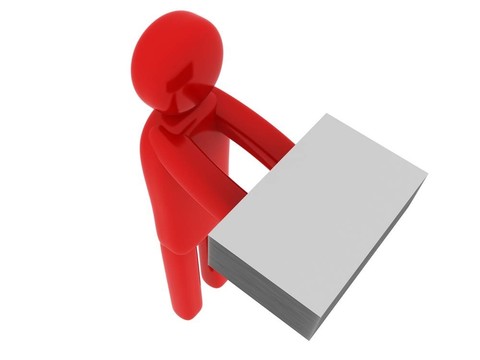 紅色男子與論文-社會主題