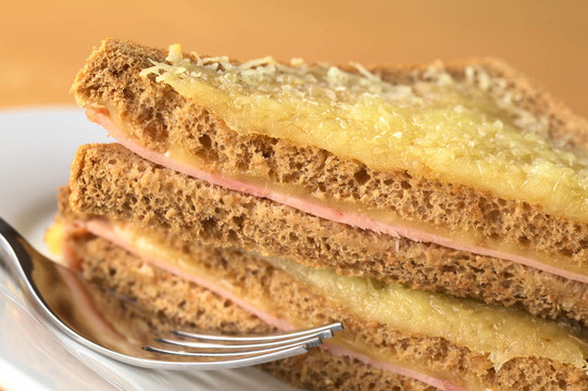 Croque Monsieur?？救溍姘闹位鹜饶汤液湍ニ榈哪汤以谏厦媲谐蓛砂胩稍诒舜耍ㄟx擇性聚