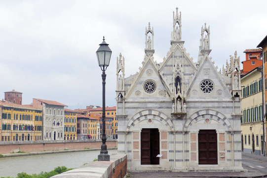 比薩；Santa Maria della脊柱