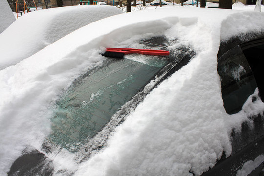 車上的雪