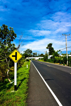 泰國農(nóng)村道路交通標志