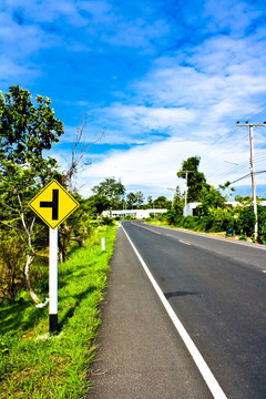 泰國農(nóng)村道路交通標志