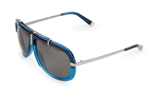 白色的優(yōu)雅的太陽眼鏡