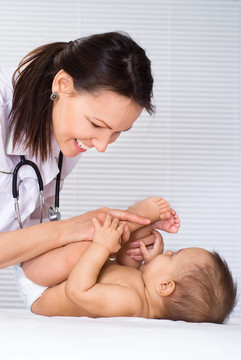 美麗的醫(yī)生和嬰兒