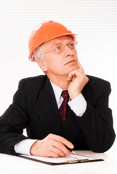 頭盔里的老建筑者