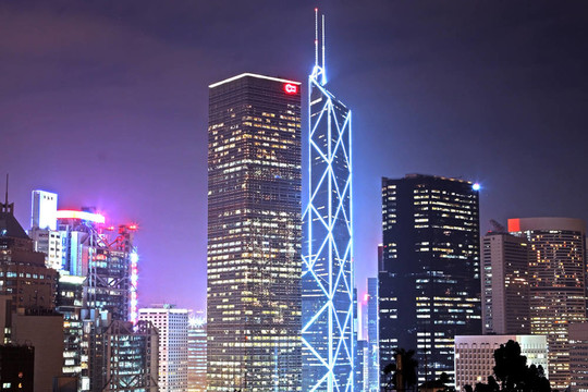 晚上在香港的辦公大樓