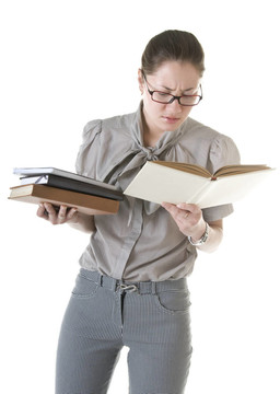 聰明的讀書的女人