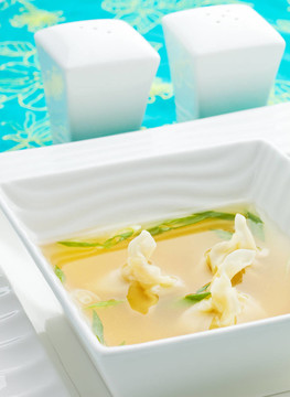 餛飩湯