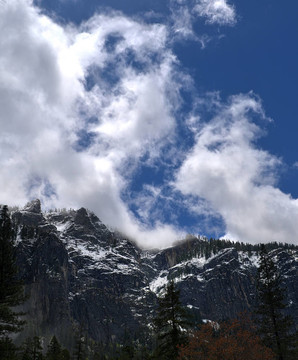 雪山云