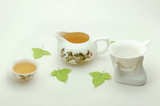 新骨的中國(guó)茶具