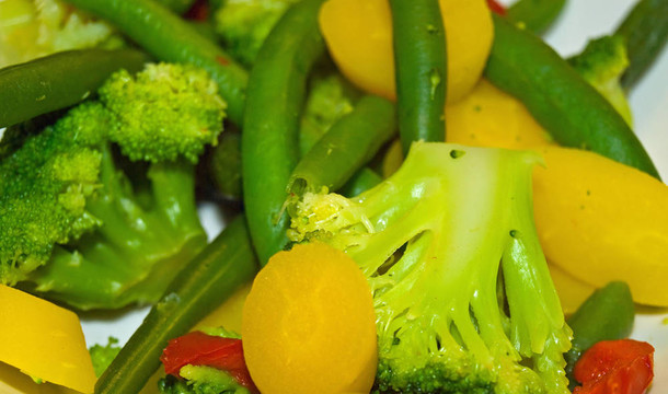 鮮蒸青菜青豆；Broccoli黃蘿卜
