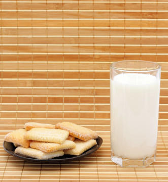 餅干和牛奶