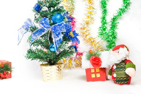 圣誕禮物在圣誕樹前問候Santa