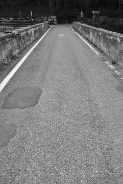 鋪平道路