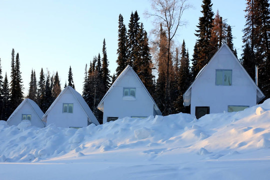 山上的小屋。