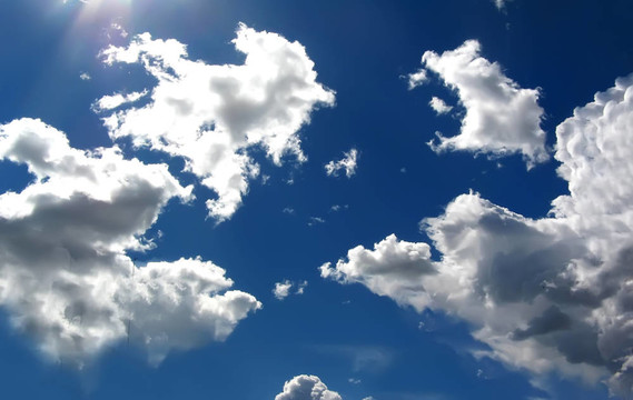 天空中的云
