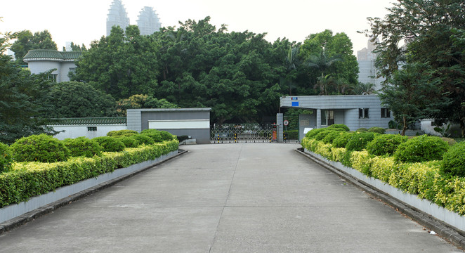 工廠大門