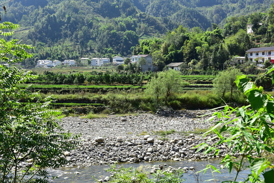 湖北恩施市麂子渡景區(qū)田園風(fēng)光