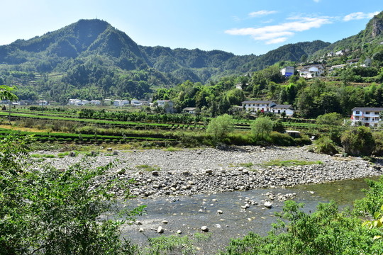 恩施市麂子渡景區(qū)田園風(fēng)光