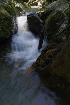溪水