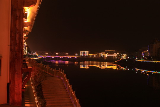 水邊夜景
