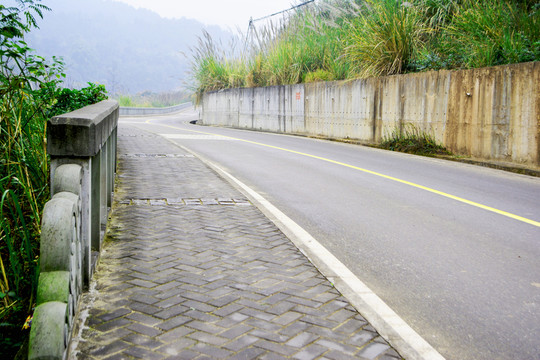 山間公路
