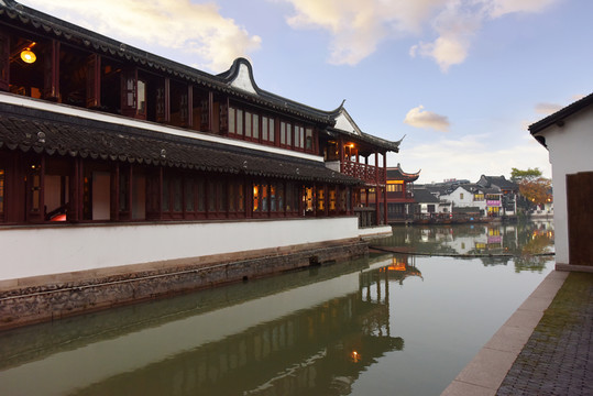 江南古鎮(zhèn)朱家角風(fēng)光